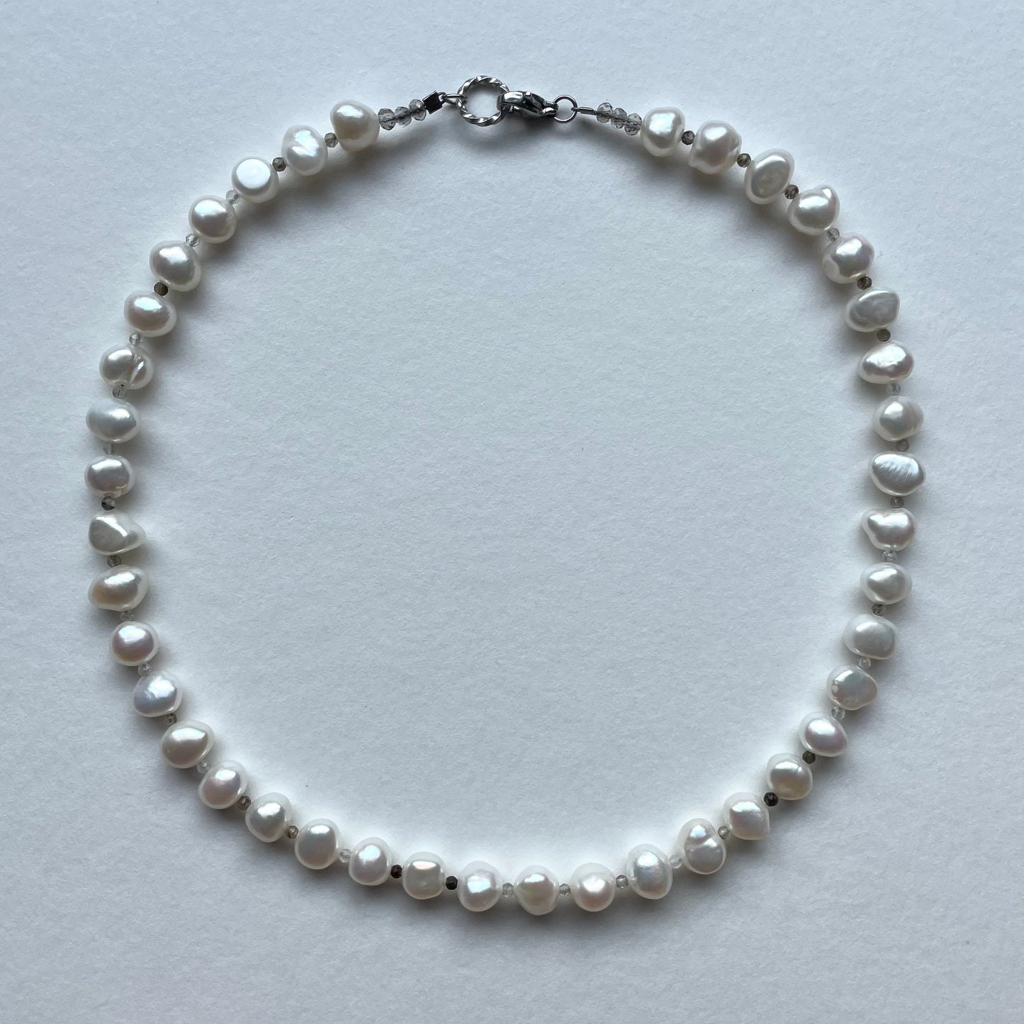 chunky pearl choker