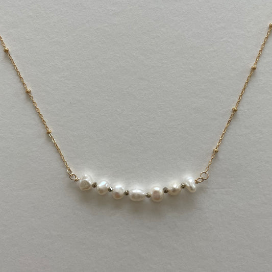 pearl chain in gold II