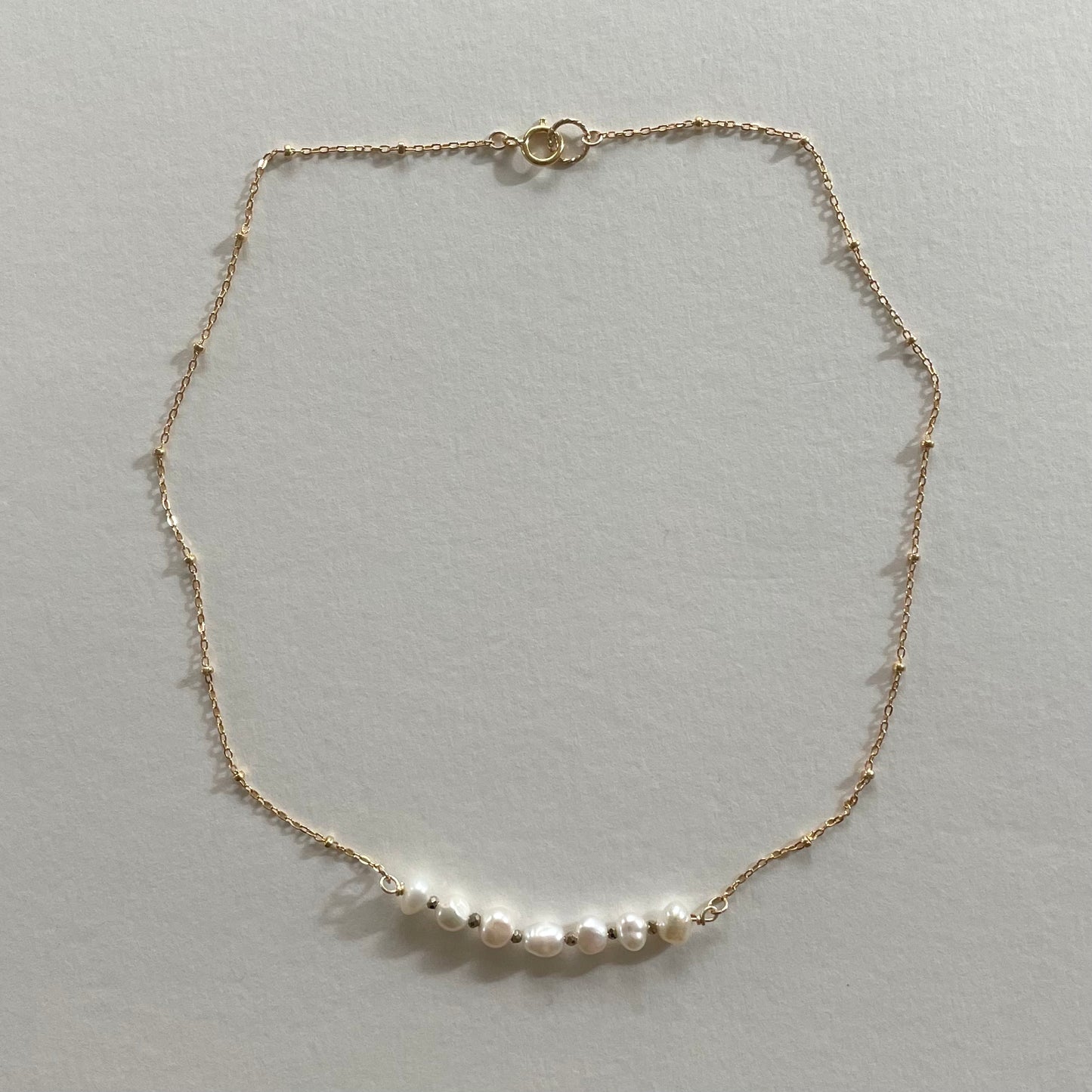 pearl chain in gold II