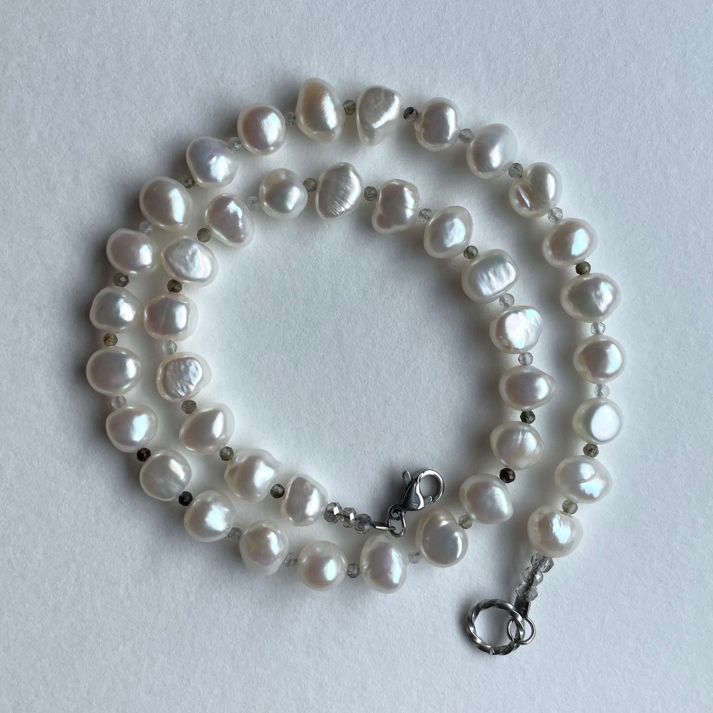 chunky pearl choker