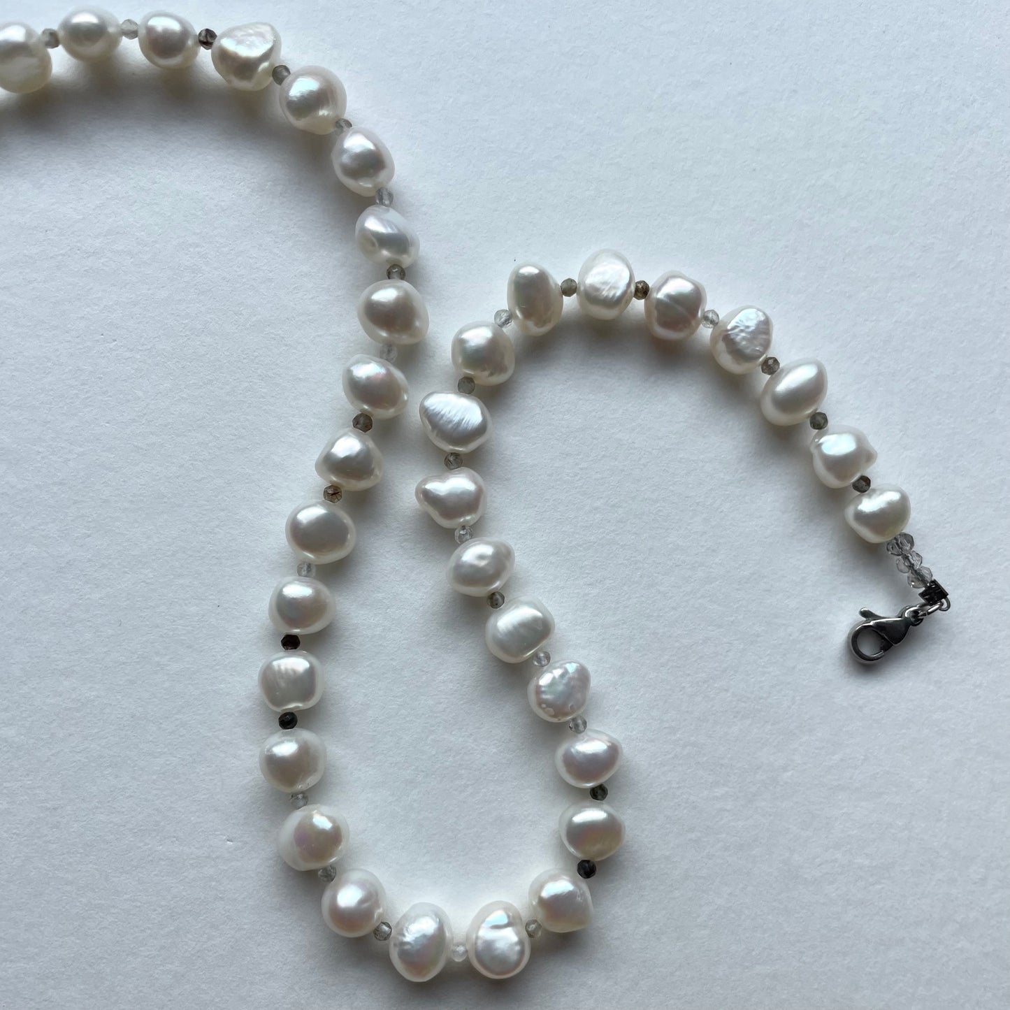 chunky pearl choker